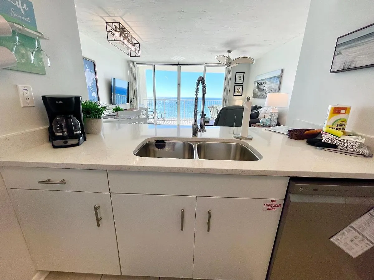 Emerald Bay Escape Panama City Beach Aparthotel